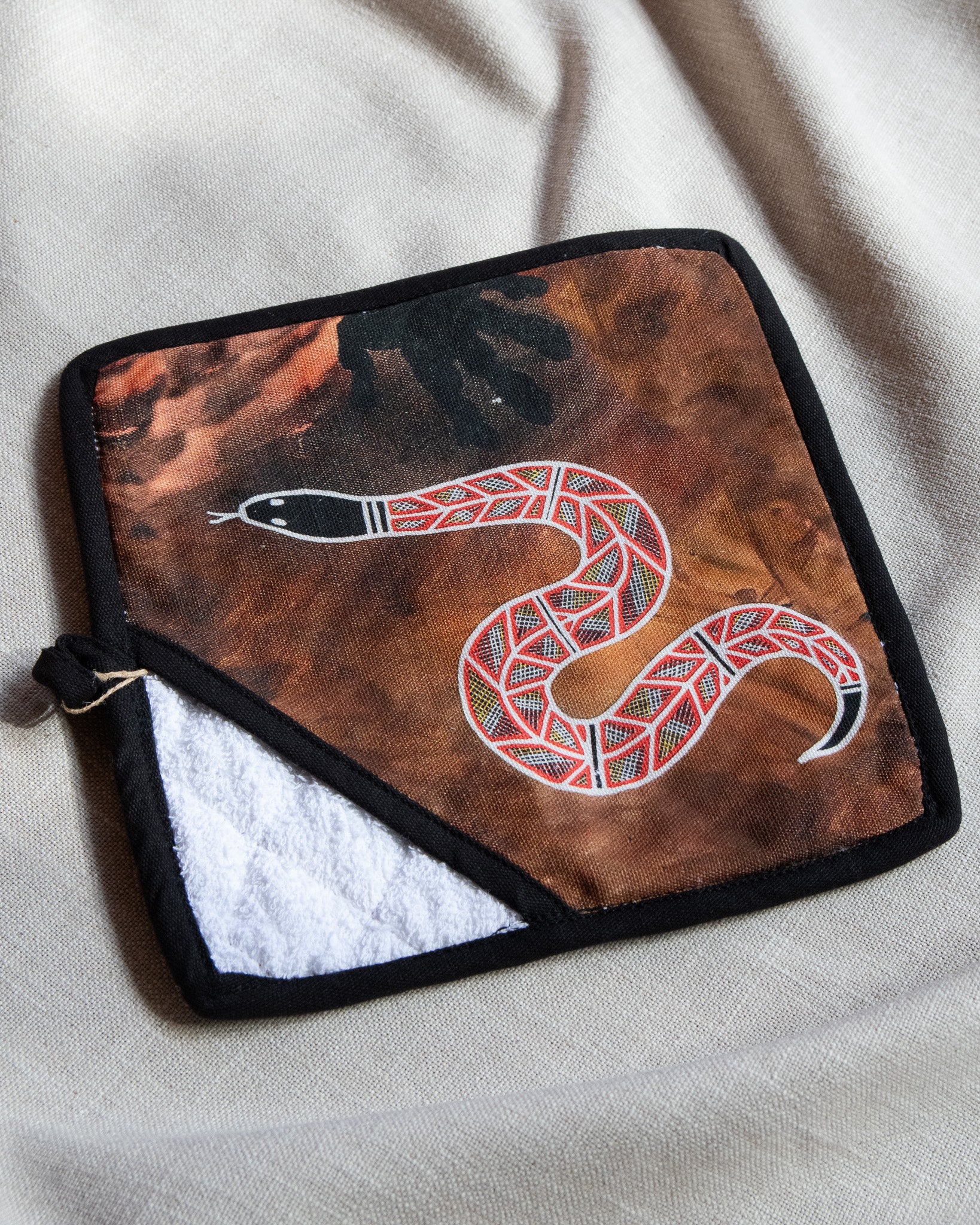 Kakadu Collection Oven Mitt - snake